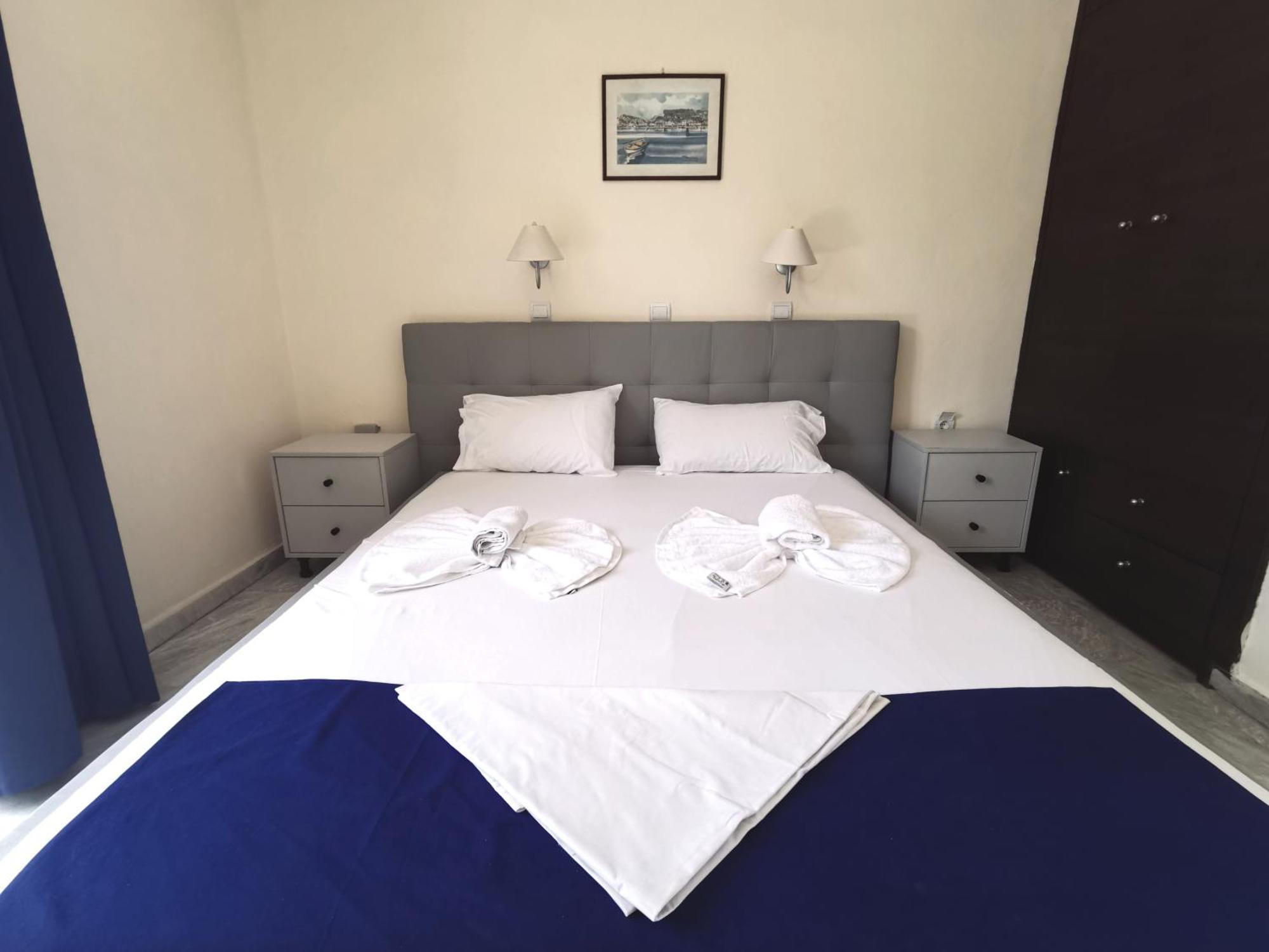 Lofos Strani Hotel 2*